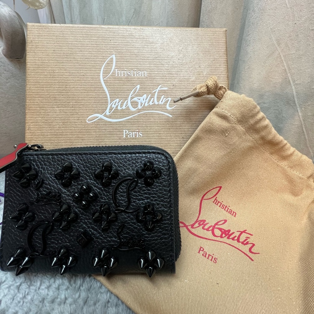 💋♥️CHRISTIAN LOUBOUTIN Black leather wallet with black studs and beads